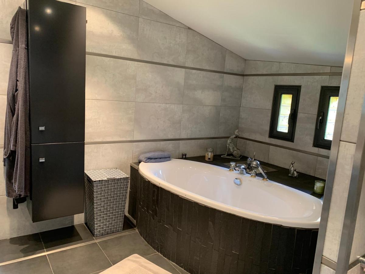 Valsonne Domaine De La Rue De La Tour Bed & Breakfast エクステリア 写真